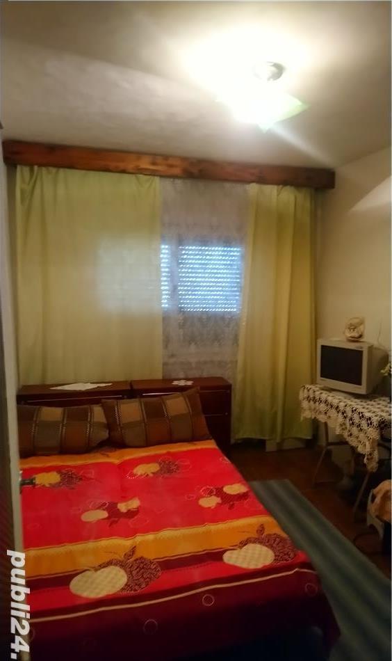Vand apartament cu 4 camere