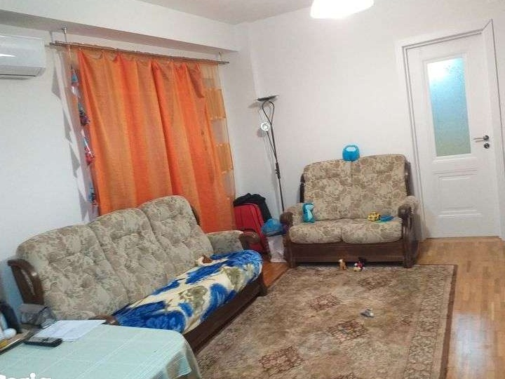 Vand apartament cu două camere