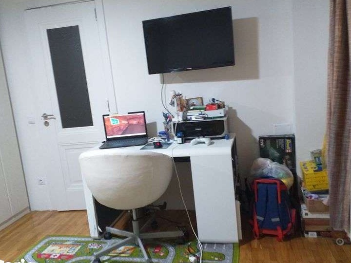 Vand apartament cu două camere