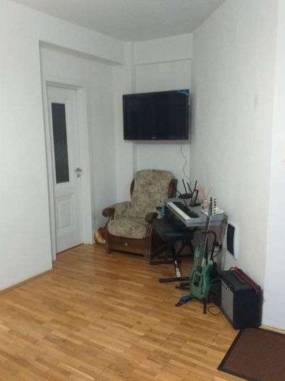Vand apartament cu două camere