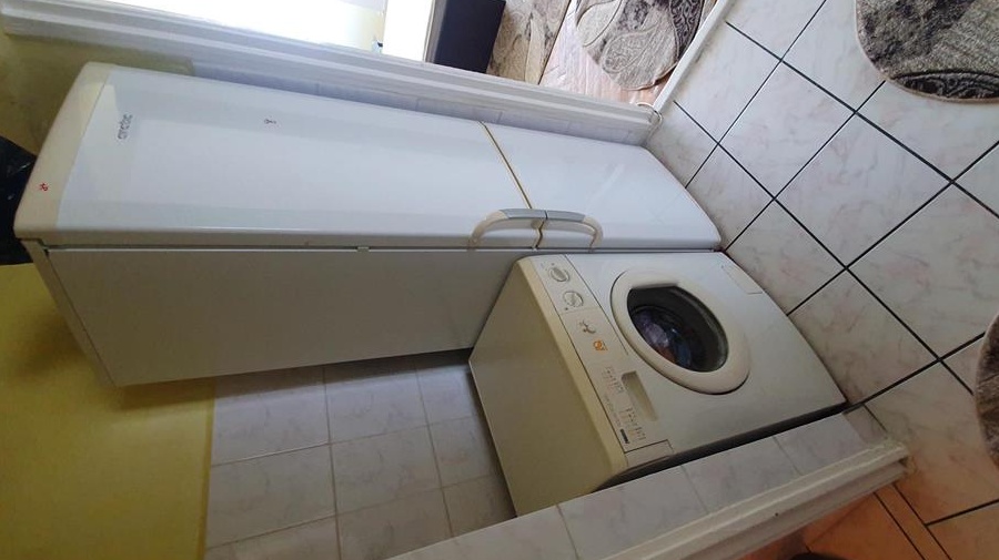 Vand apartament cu doua camere in Petrila, jud. Hunedoara