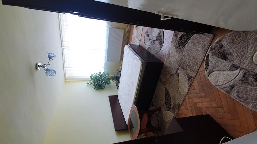 Vand apartament cu doua camere in Petrila, jud. Hunedoara