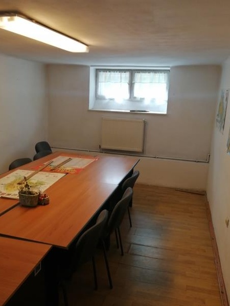 Vand apartament de 83 mp, pretabil si ca spatiu comercial in Brasov