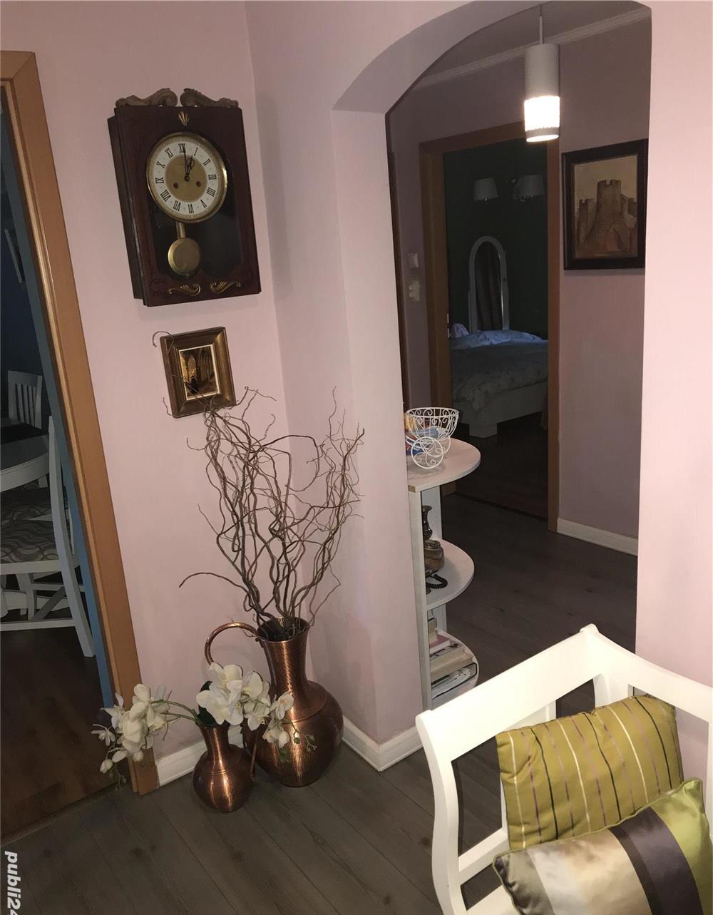 Vand apartament deosebit in zona Mircea cel Batran vedere pe doua parti