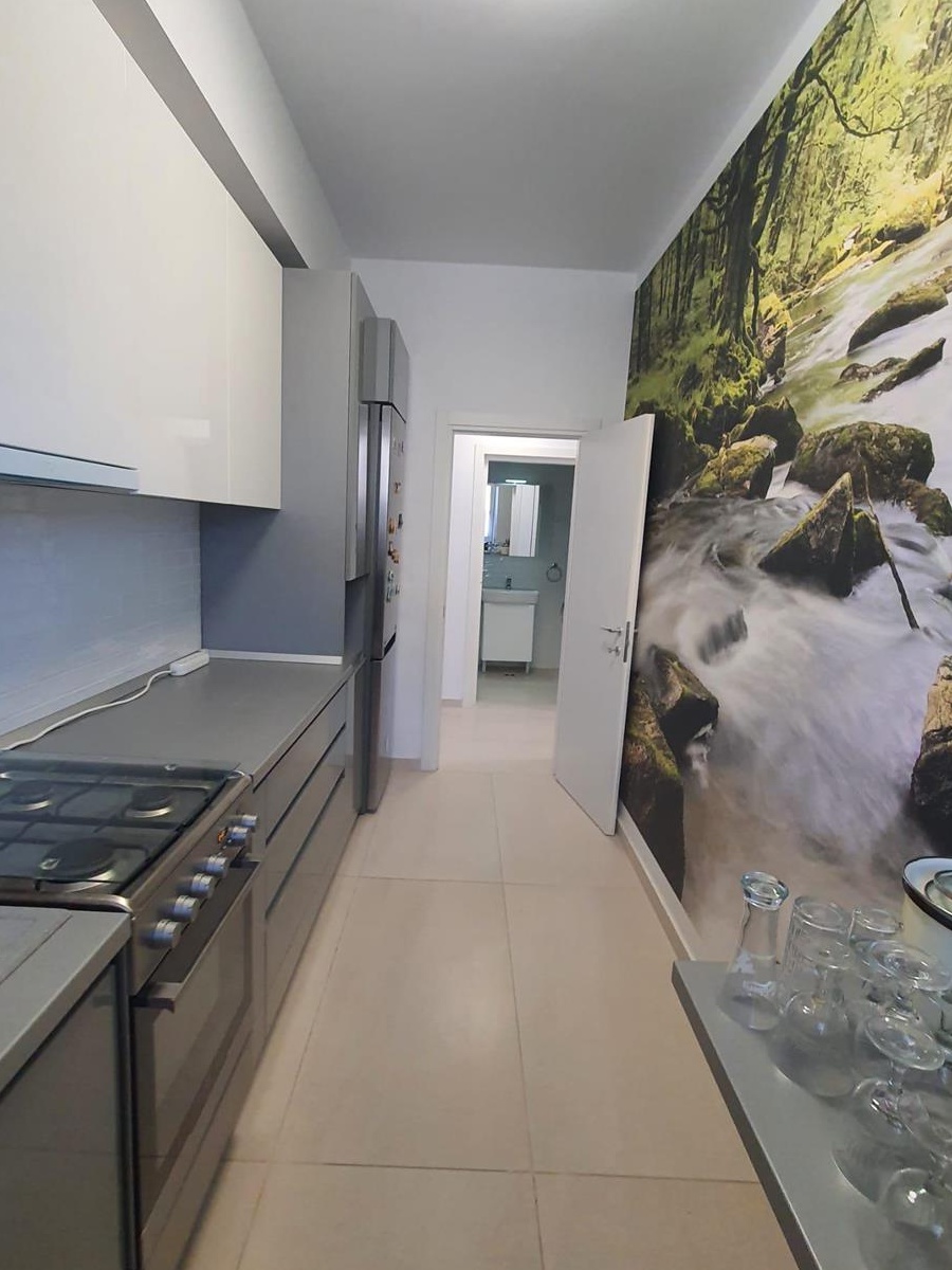 Vand apartament, direct de la proprietar.