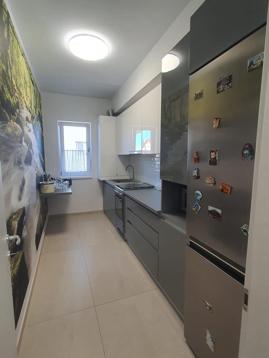 Vand apartament, direct de la proprietar.