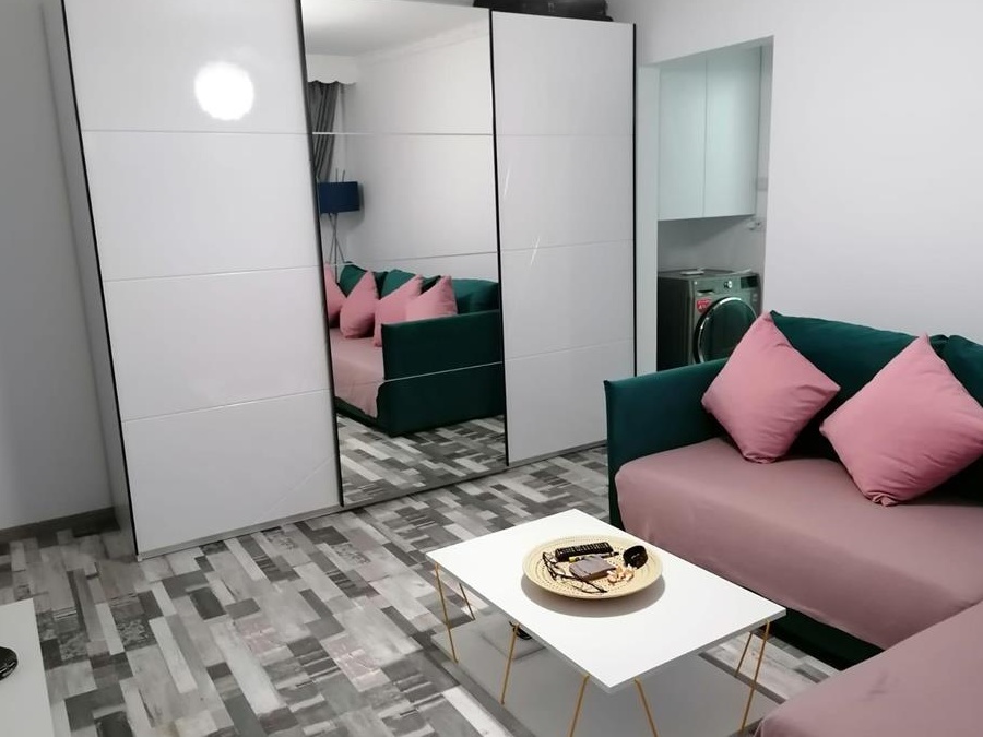 Vând apartament doua camere