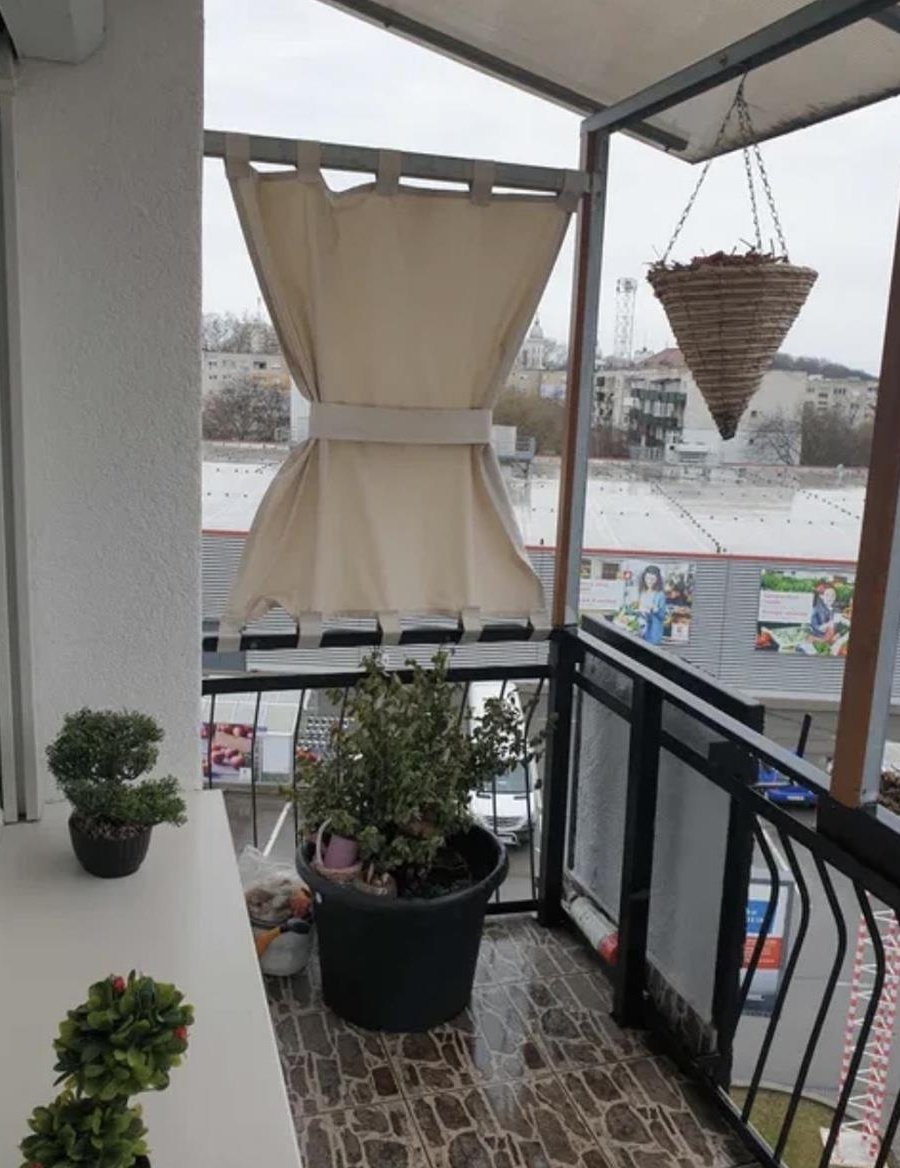 Vând apartament in Carei,Mihai Viteazu II,zona ultracentrală,izolat, 3 camere,