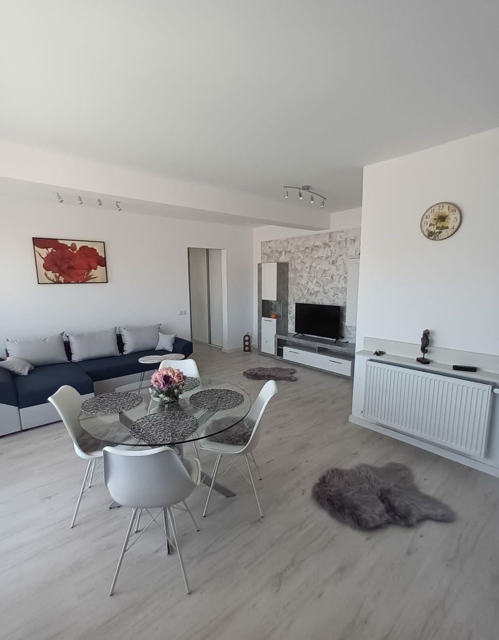 Vand apartament in Floresti