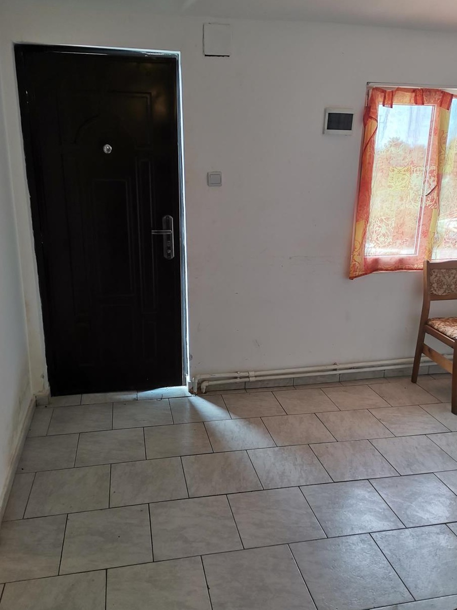Vând apartament în Pădureni
