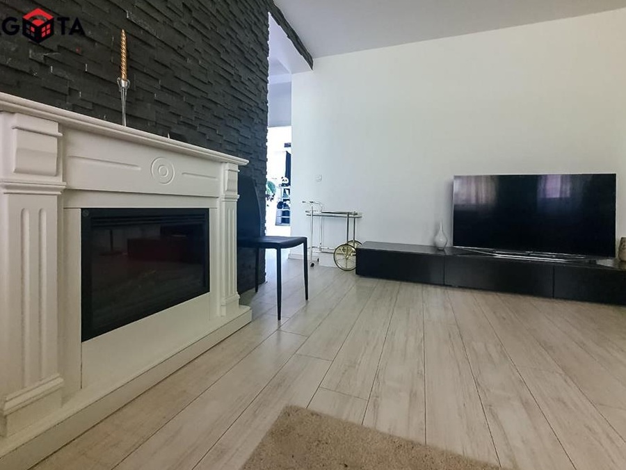 Vand apartament ultramodern de 3 camere pe Avram Iancu in Floresti!