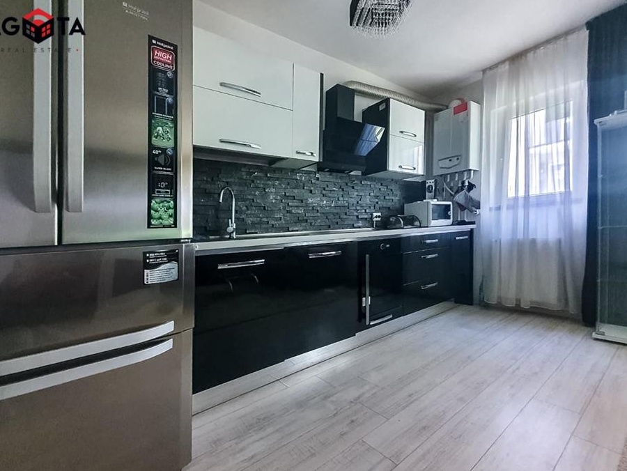 Vand apartament ultramodern de 3 camere pe Avram Iancu in Floresti!
