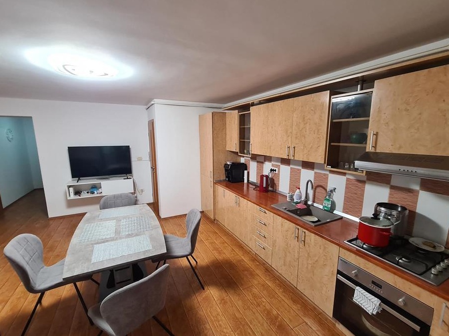 Vand apartament zona Braytim