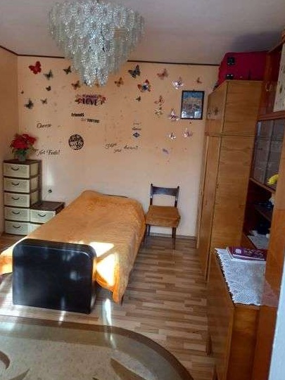 Vand apartament, zona centrala, utilat/ mobilat