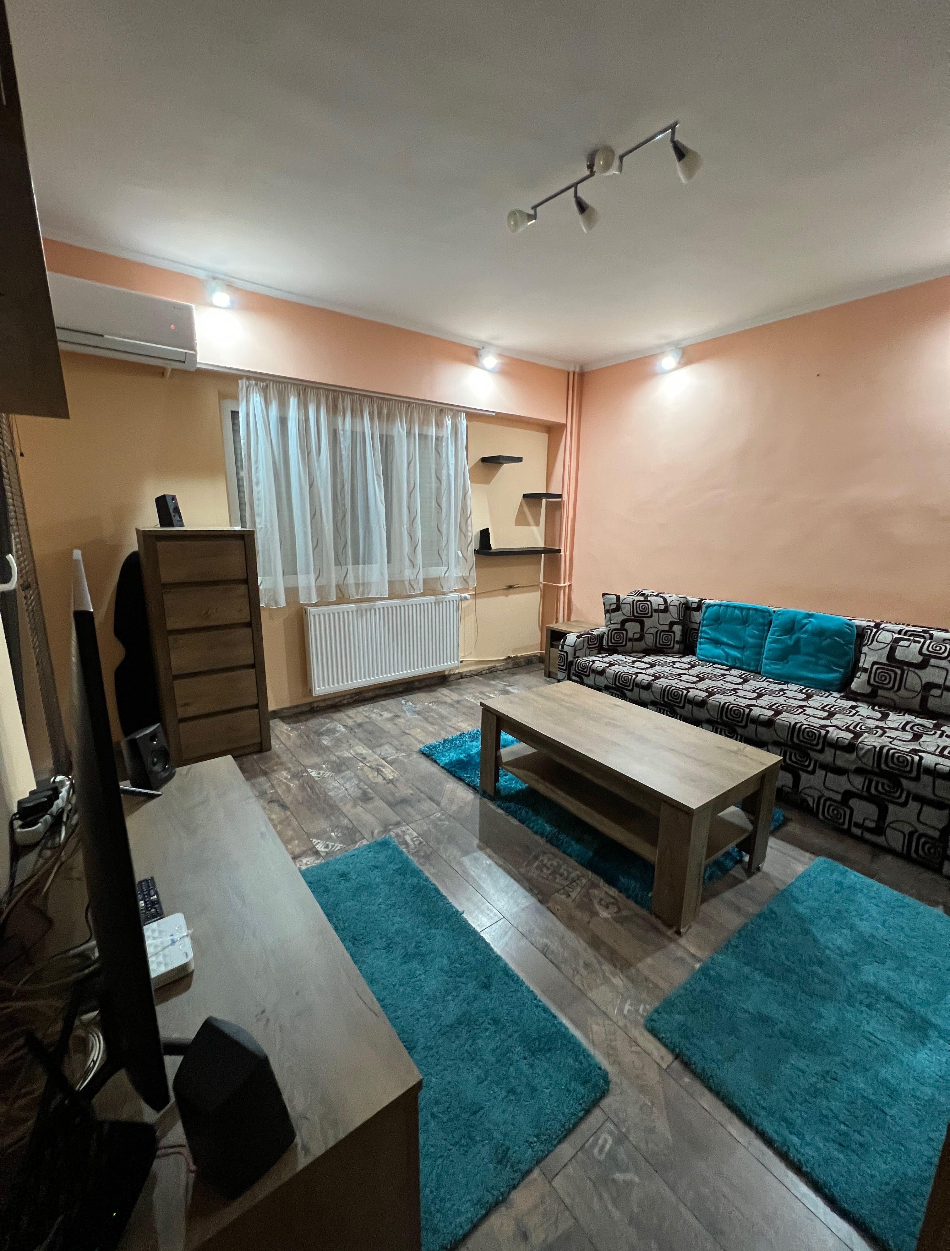 Vând apartament/garsonierā la cheie, zona Rogerius