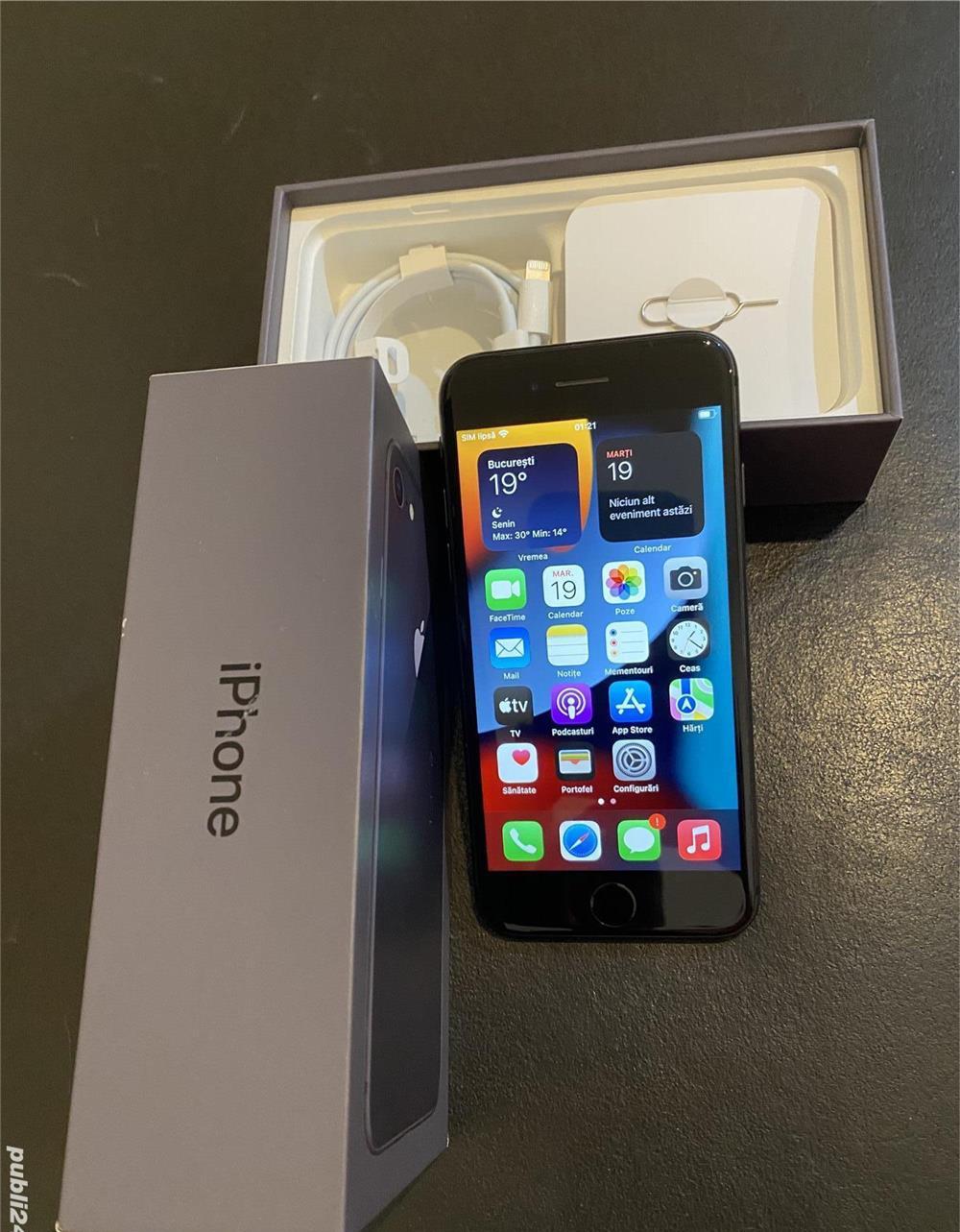 Vând Apple iPhone 8, 64GB, Space Grey, blocat Vodafone .