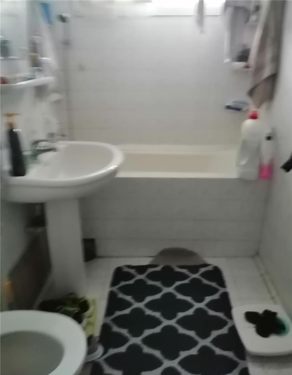 Vând apt. 3 camere circumvalatiunii