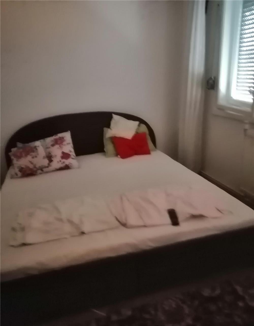 Vând apt. 3 camere circumvalatiunii