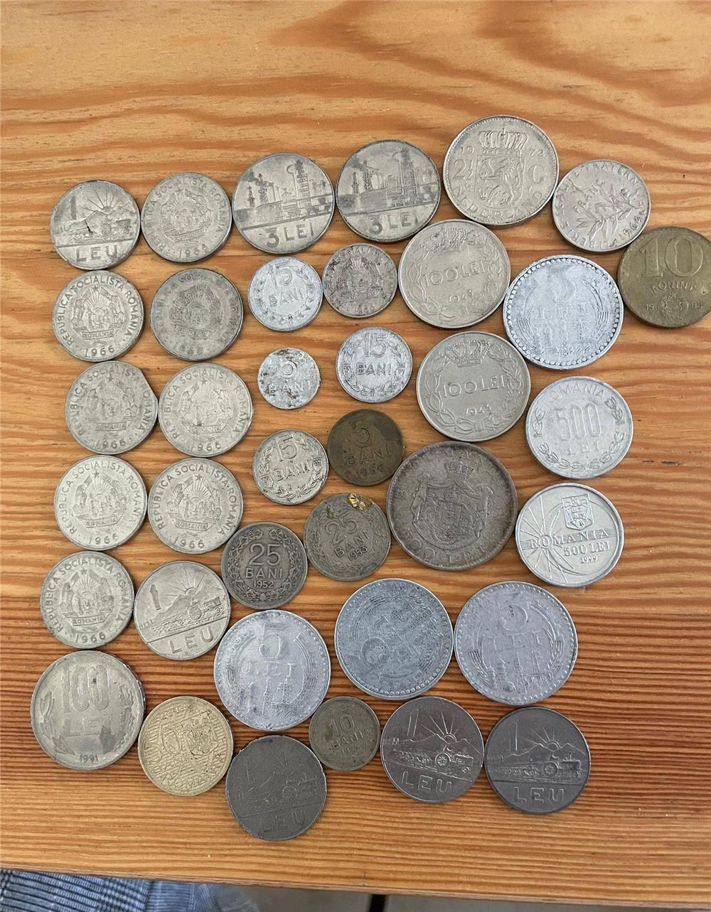 Vand bacnote si monezi vechi