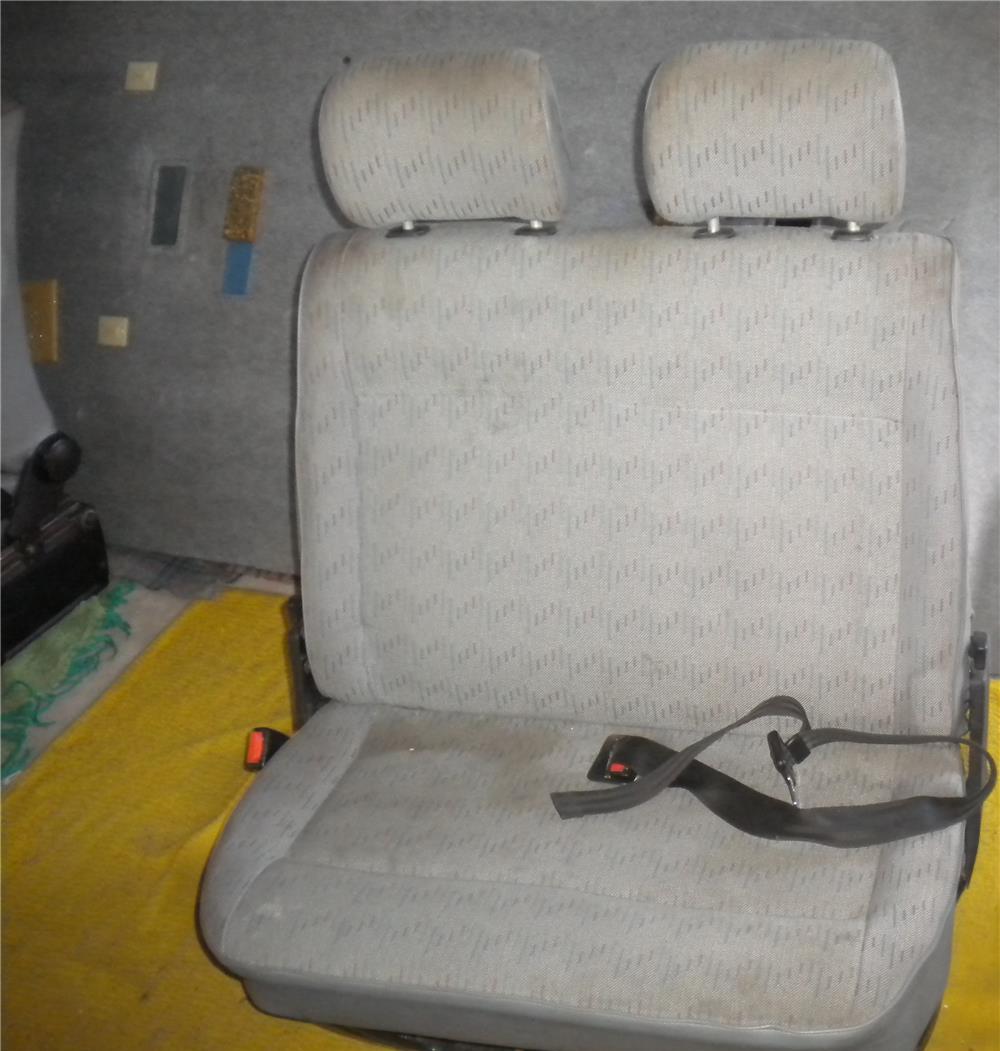 vand banchete de vw.t4.in stare bua.tnrimit si in tara.