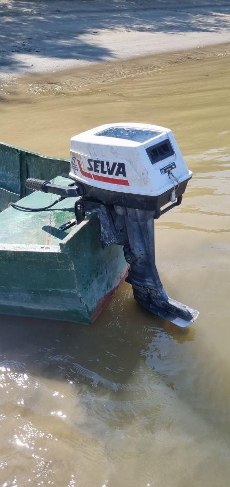 vand barca de tabla cu motor de 6 cp 2 timpi cu capac de 4