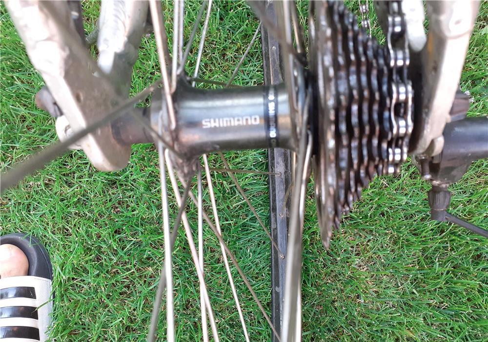Vand Bicicleta  cu cadru de aluminiu cu viteze