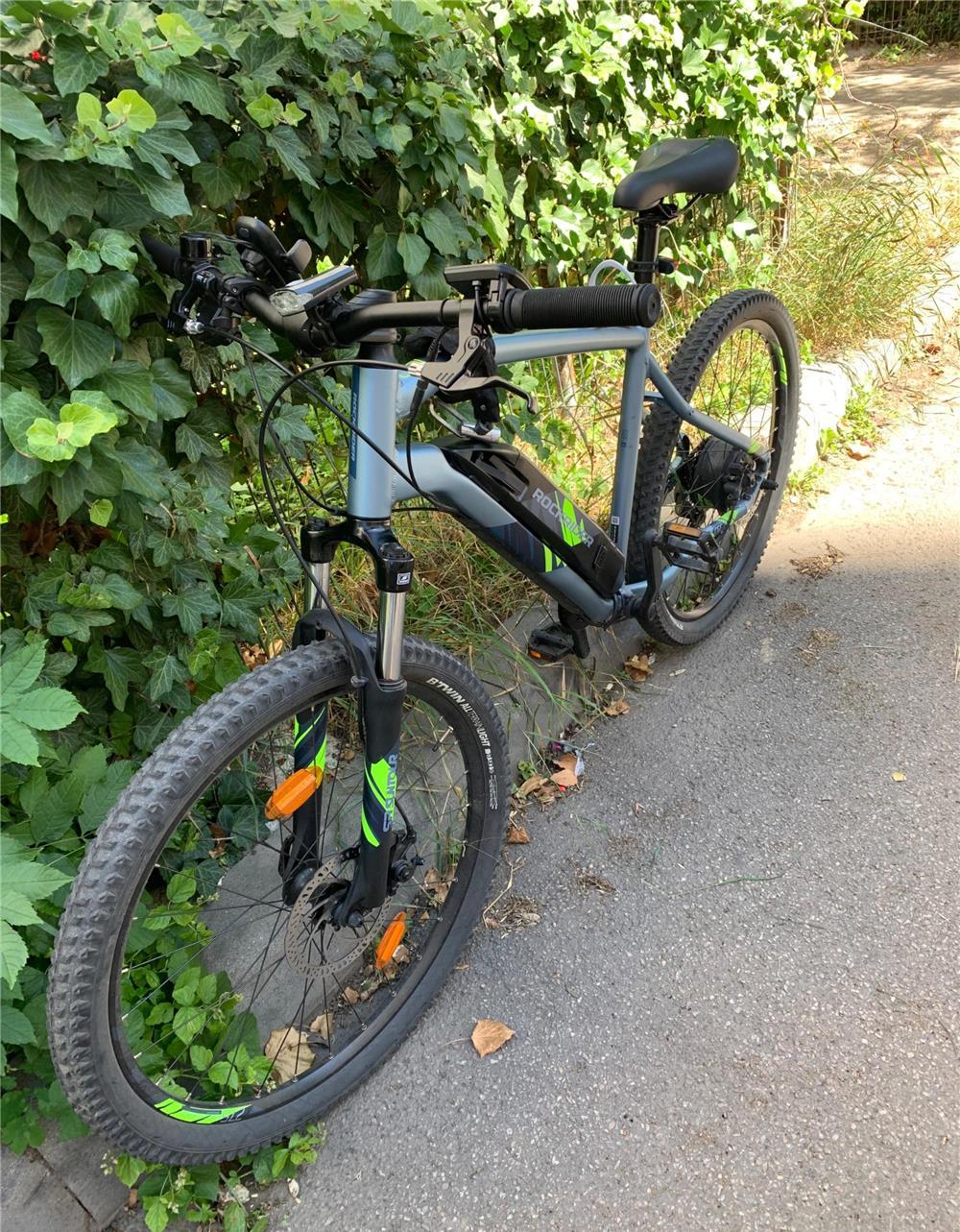 vând bicicleta electrica in stare foarte buna