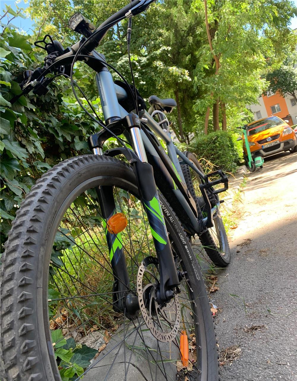 vând bicicleta electrica in stare foarte buna
