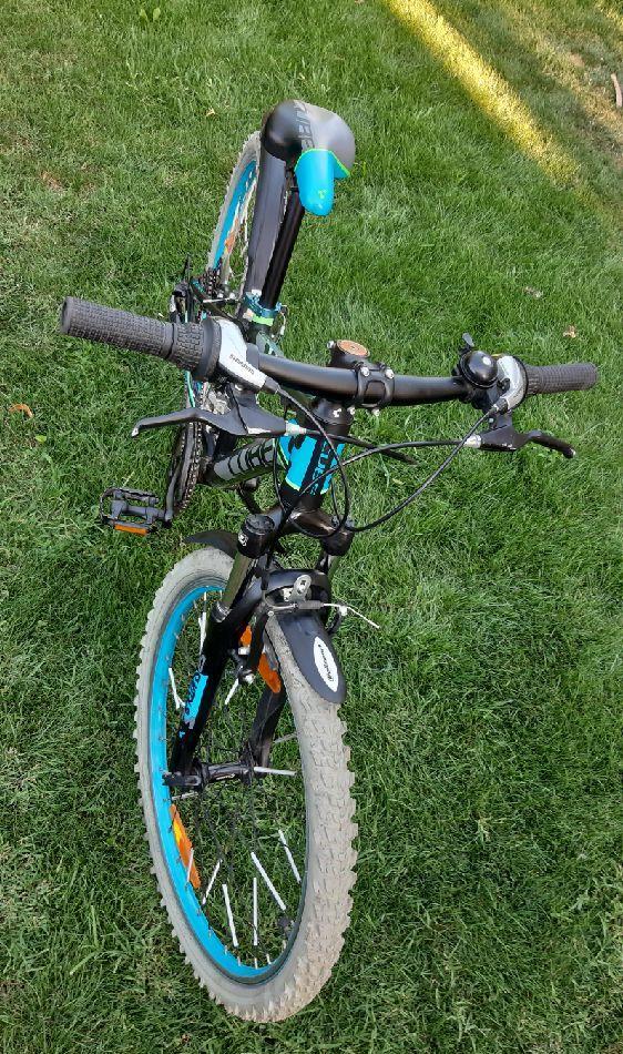 Vând bicicletă pentru copii Cube Race 240 24"