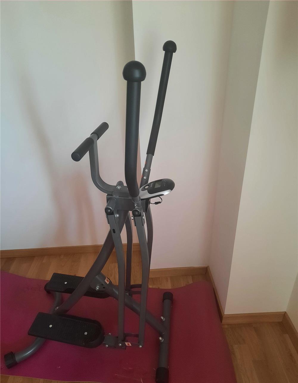 vand bicicleta pentru exercitii fizice uzata foarte putin,in conditii foarte bune