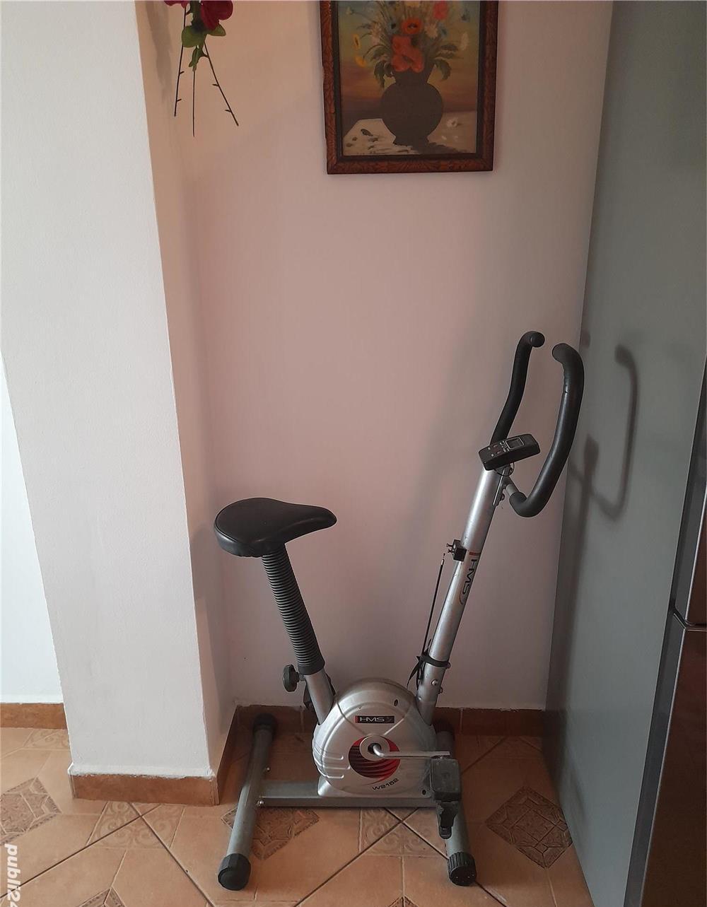 Vând bicicleta statica