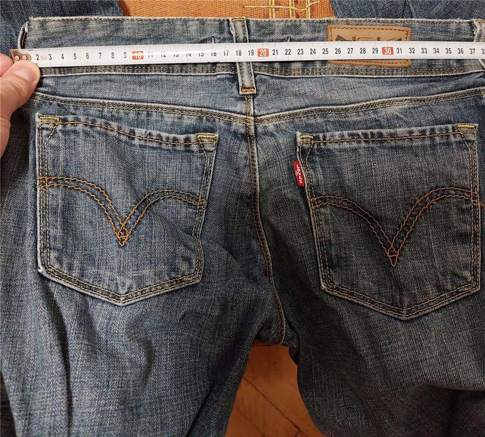 Vand blugi Levi's Slim Fit 571 conditii foarte bune fara urma de purtare