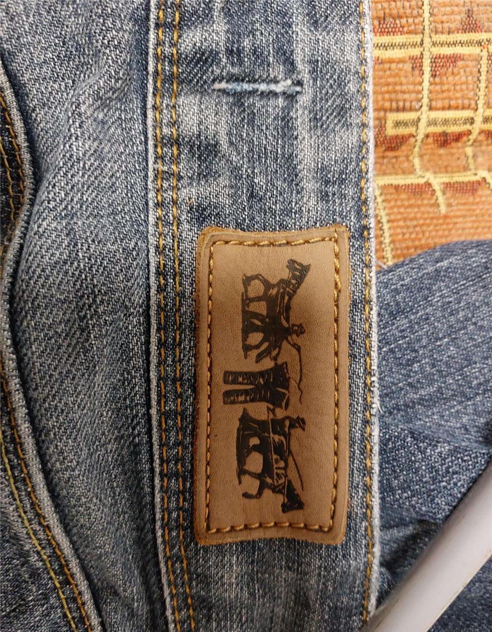 Vand blugi Levi's Slim Fit 571 conditii foarte bune fara urma de purtare