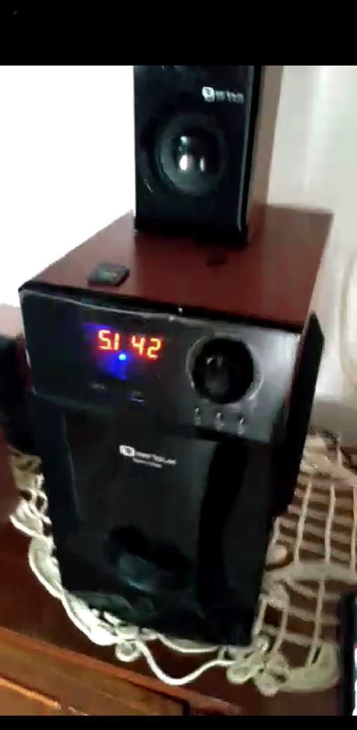 Vand boxa cu cinci sateliti