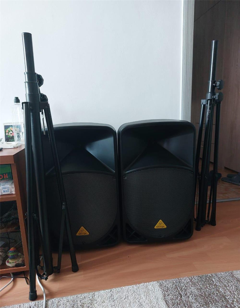 VAND BOXE Behringer