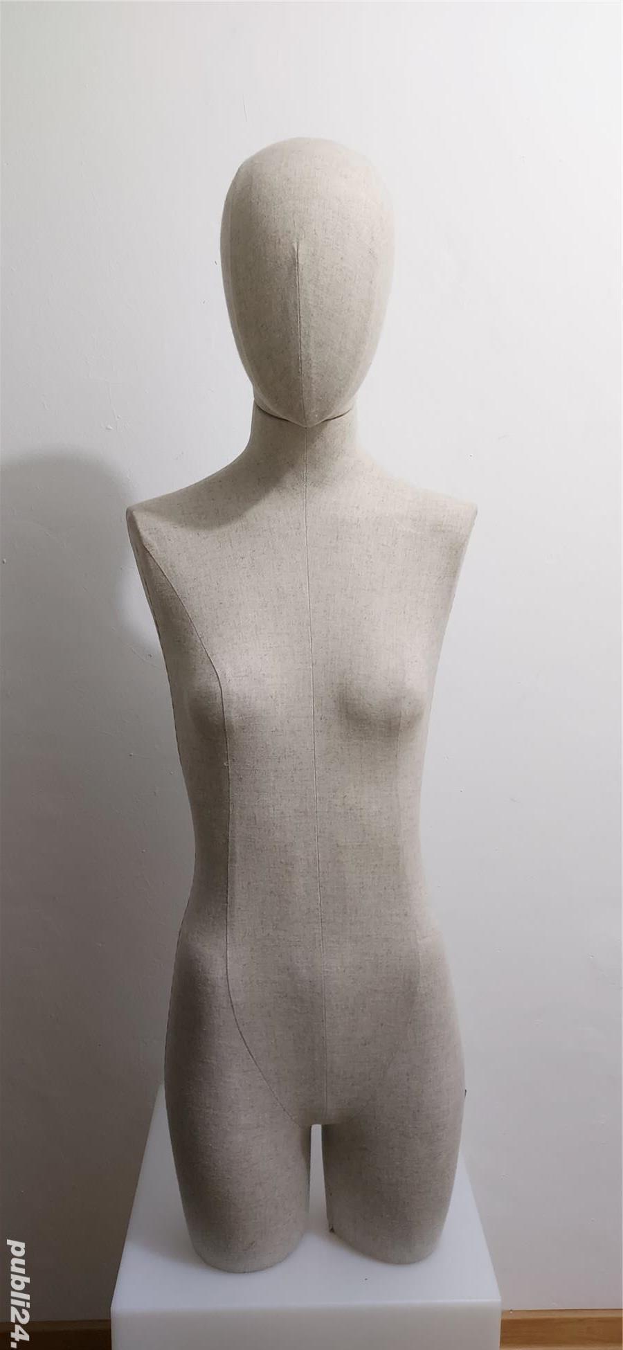 Vând Bust de Femeie, stofa de in,cu cap sau fara