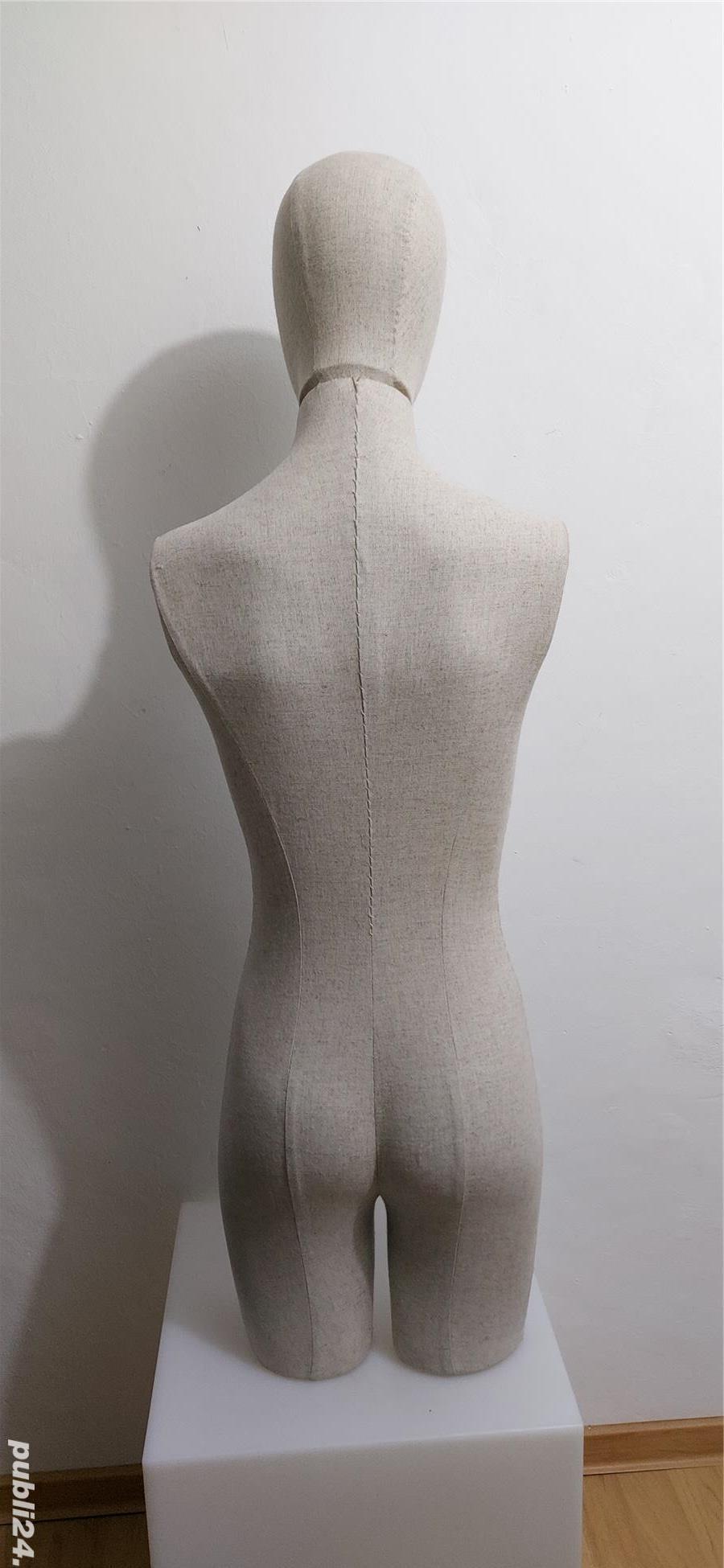 Vând Bust de Femeie, stofa de in,cu cap sau fara