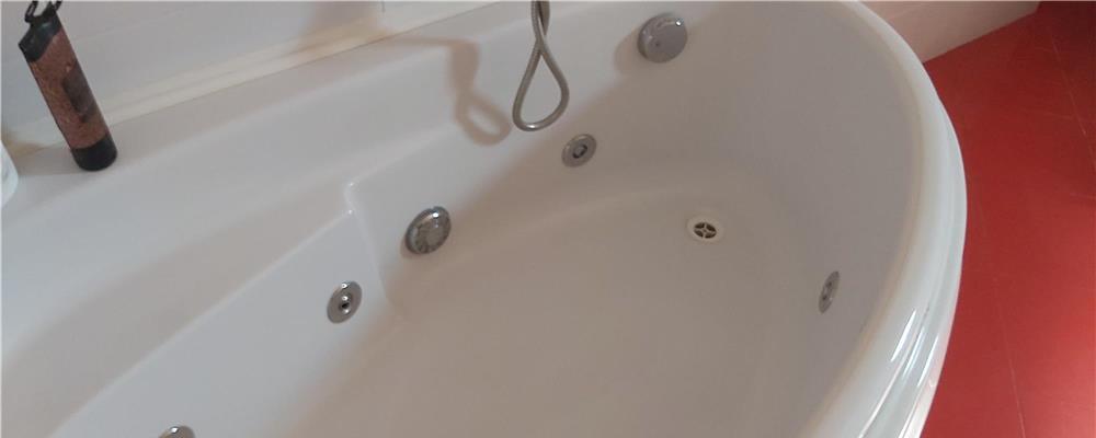 Vand cada baie, pe colt, cu hidromasaj 1500x950 mm