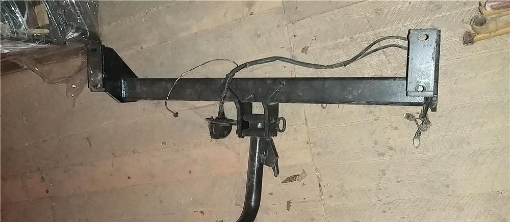 Vând cârlig remorcare Suzuki Vitara