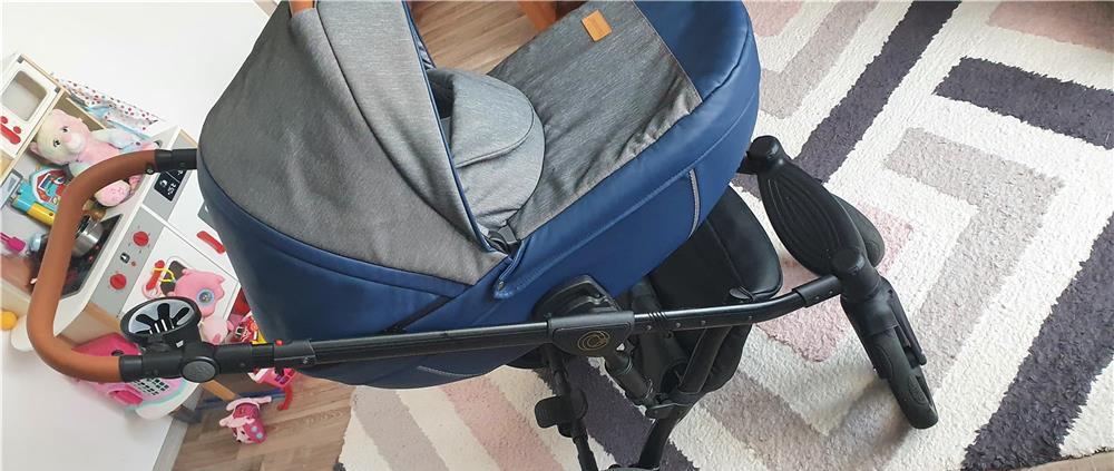 Vând Cărucior 3 in 1 Krausman Nexxo Dark Blue