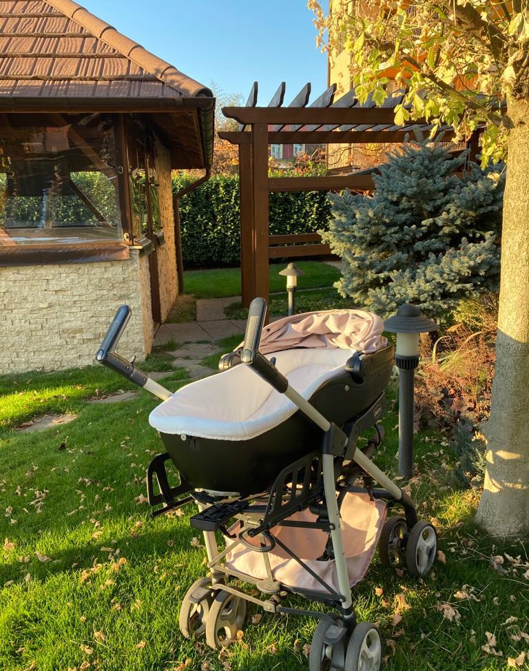Vând cărucior copii Chicco 3 in 1