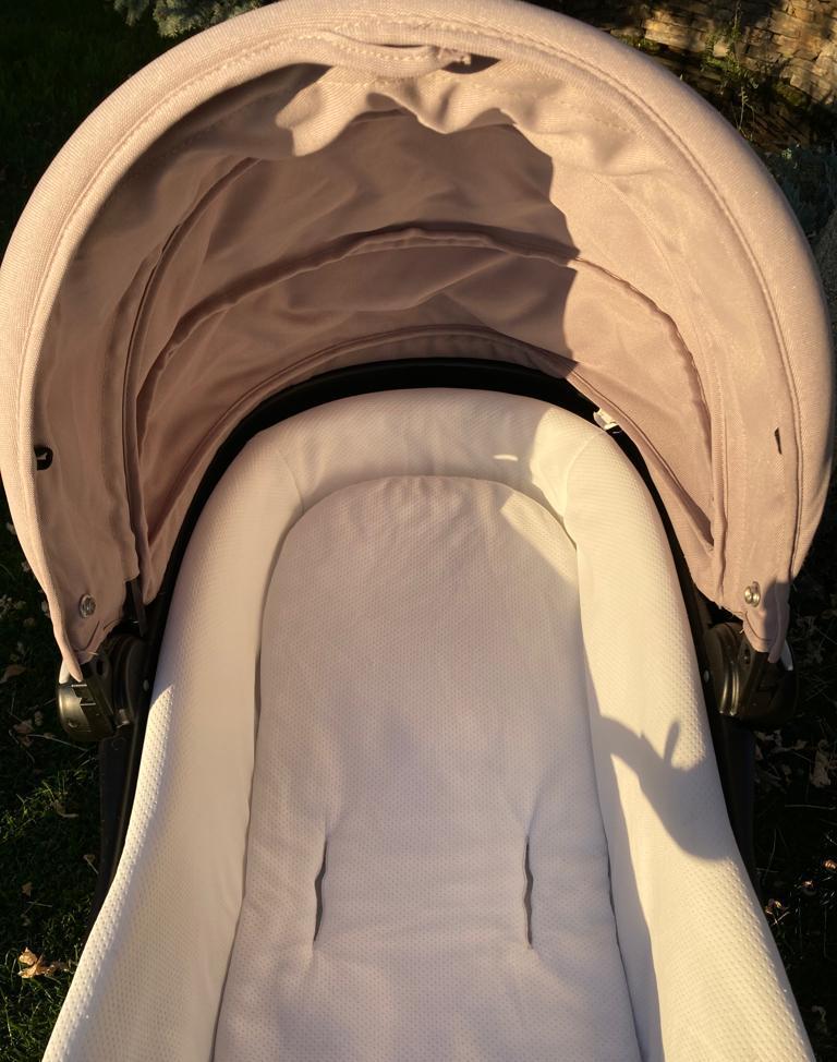 Vând cărucior copii Chicco 3 in 1