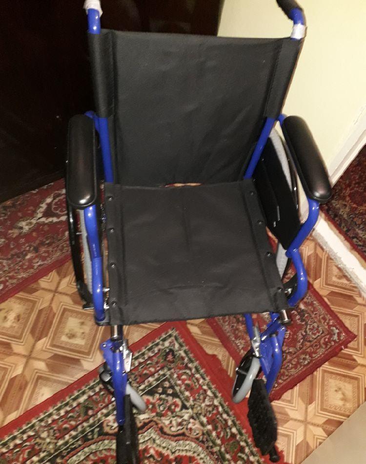 Vând căruț pentru persoane cu handicap