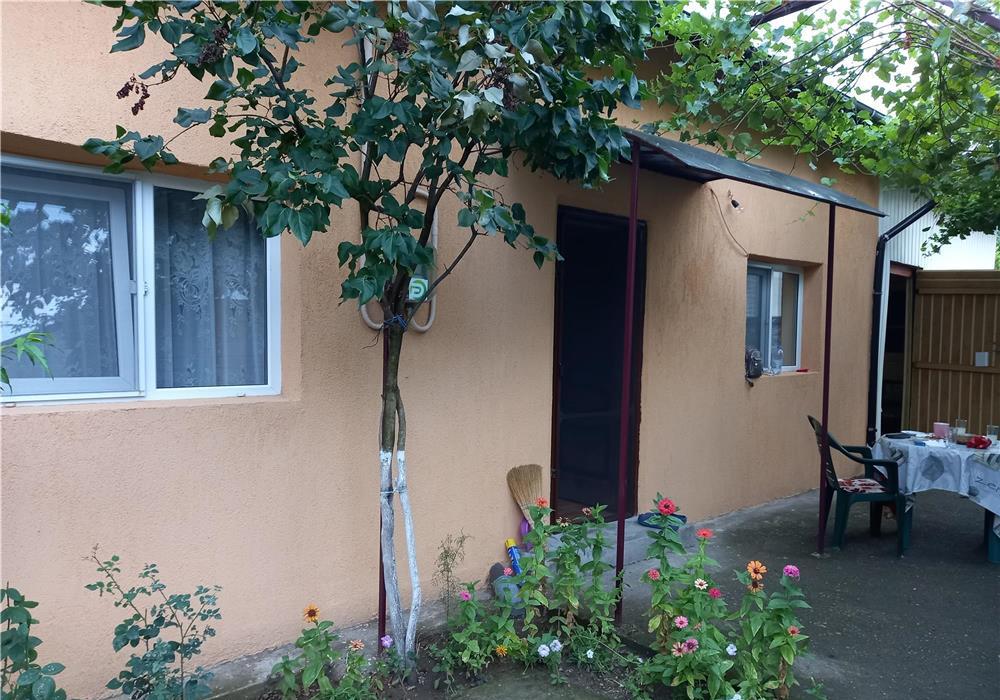 Vând casa cărămidă