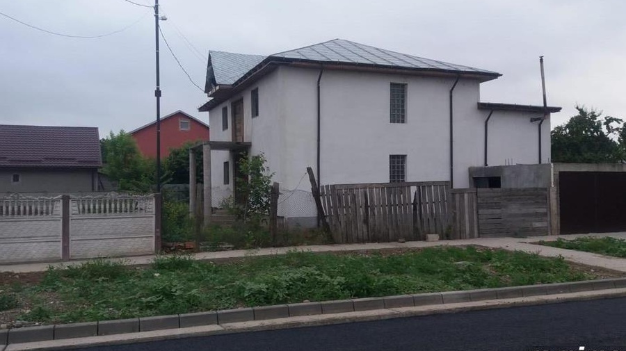 Vand Casa constructie noua. Demisol +Parter+ Etaj