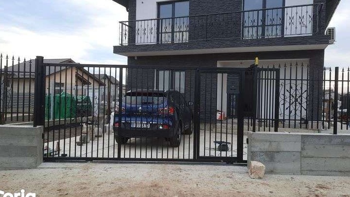 Vând casa cu etaj Clinceni