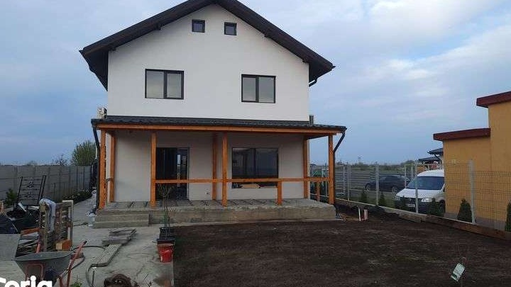 Vând casa cu etaj Clinceni