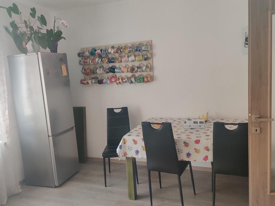 Vând casă cu gradina sau schimb cu apartament+ diferență
