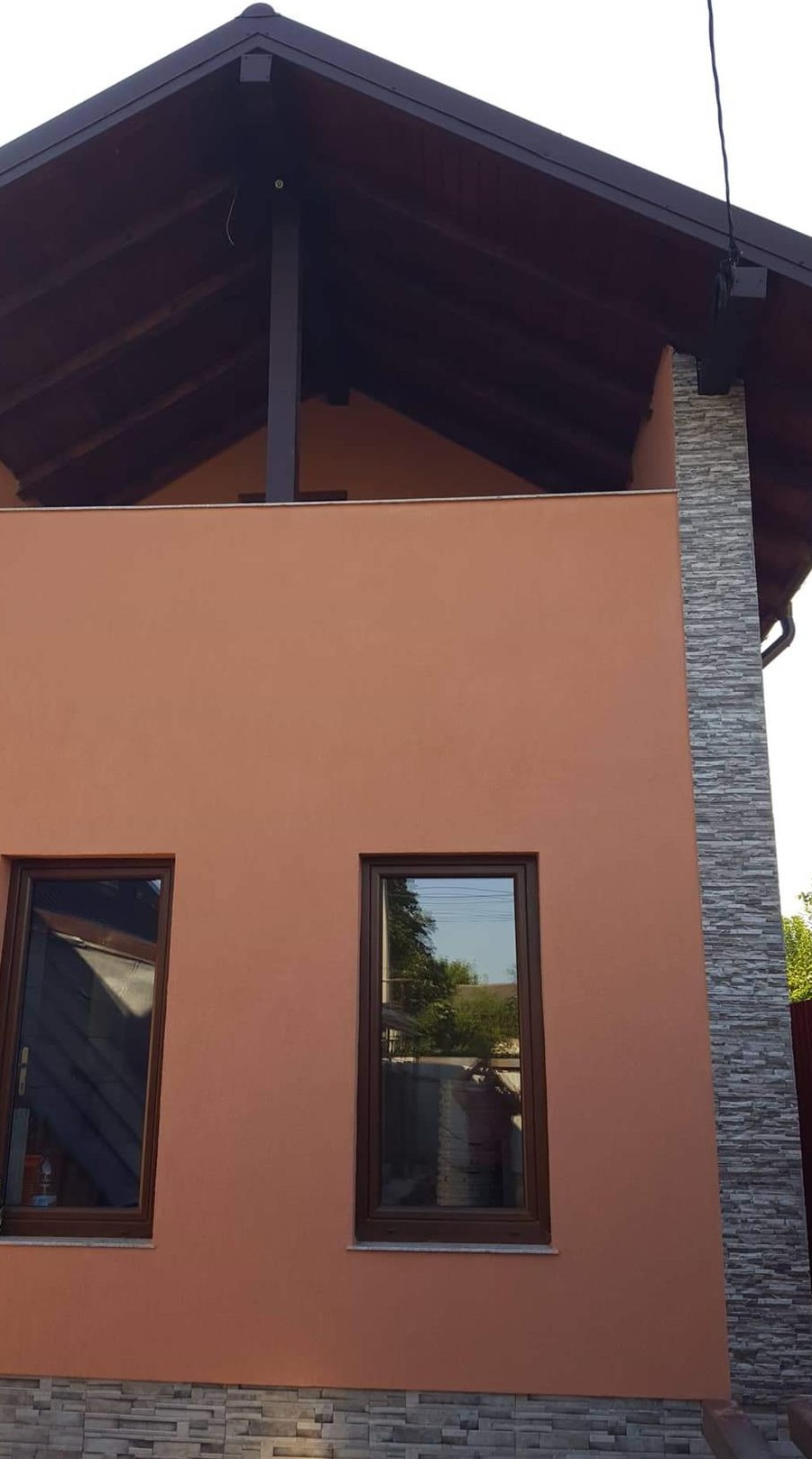 Vand casa cu mansarda (letea veche)