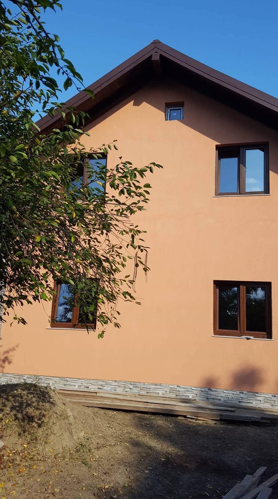 Vand casa cu mansarda (letea veche)